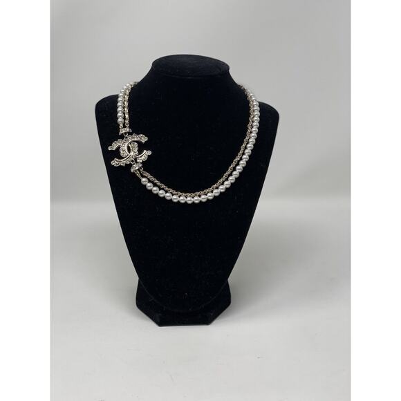 Chanel 23P Choker Pearly White Crystal CC Necklace NEW - Picture 5 of 14